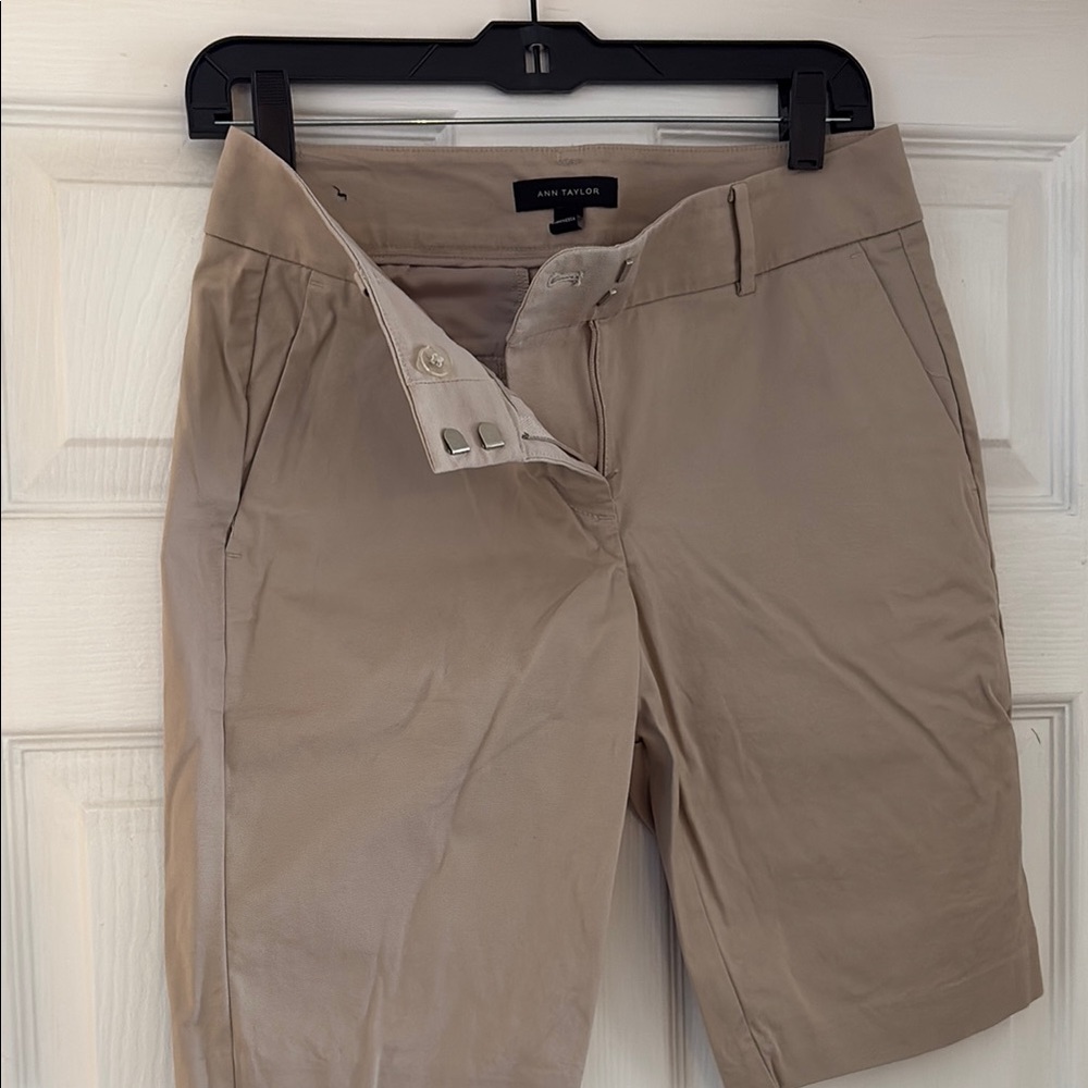 Ann Taylor Women's Tan Shorts